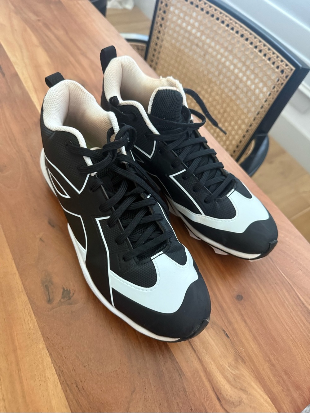Youth Under Armour Baseball Cleats